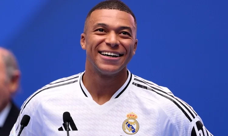 Ο Αντσελότι αποκάλυψε σε ποια θέση θα παίζει στη Ρεάλ ο ΕΜπαπέ