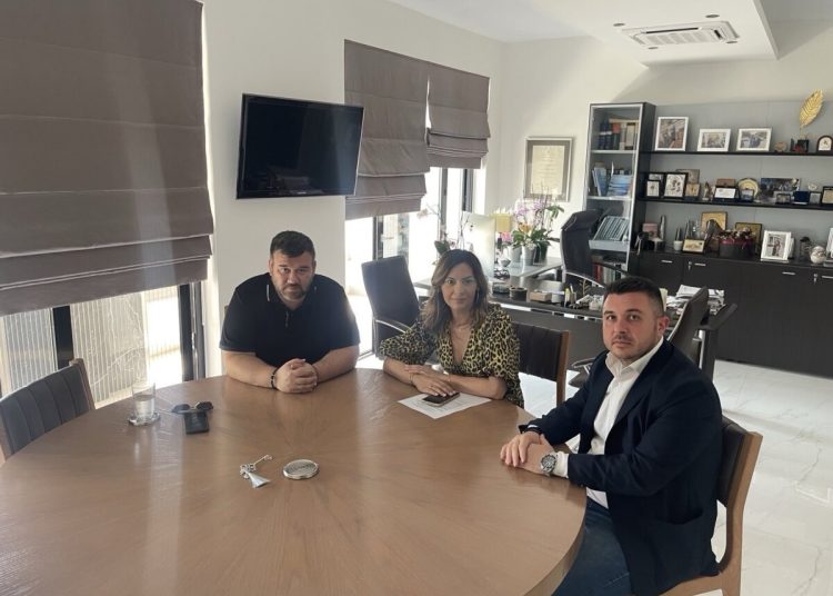 Παπαλέξης με Μπίζιου: Ως Επιμελητήριο και ως Πολιτεία πρέπει να κάνουμε πράξη τη διεκδίκηση ίσων ευκαιριών στο ‘επιχειρείν’