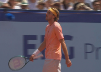 Έξαλλος ο Τσιτσιπάς έβρισε και έδιωξε τον πατέρα του από το μποξ!