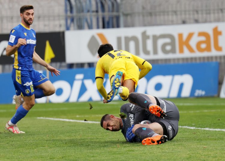 Αμφίρροπη μάχη στο άδειο «Κλεάνθης Βικελίδης» μεταξύ Άρη και Αστέρα Τρίπολης