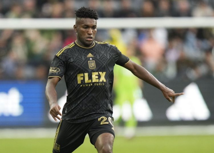 Την Δευτέρα στη Θεσσαλονίκη ο Σιφουέντες για να υπογράψει στον Άρη