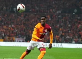 Περνάει από ιατρικά και υπογράφει στη Λυών ο Ζαχά