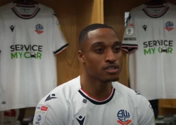 Παίκτης της Μπόλτον τραυματίστηκε από… φτέρνισμα!