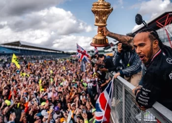 Χάμιλτον: «Μου έλεγαν πως αν πάω στη Mercedes θα τελειώσει η καριέρα μου»