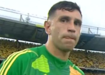 Ο Μαρτίνες “χαστούκισε” την κάμερα και μετά την ήττα από την Κολομβία