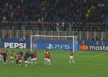 Χαμός στο Μιλάνο, οι οπαδοί έδιωξαν τους παίκτες μετά την ήττα!