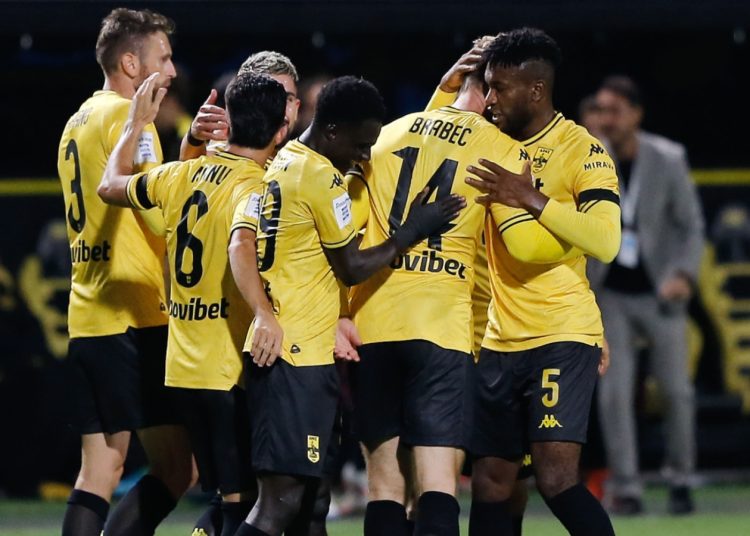 Mε «4Χ4» o Άρης έπιασε κορυφή