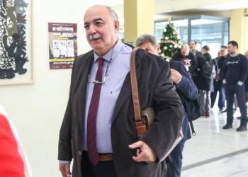 Στον εισαγγελέα ως ύποπτος για δωροληψία ο Αρκούδης της ΕΕΑ