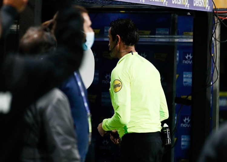 ΚΕΔ: 18 διαιτητές Super League 2 πιστοποιήθηκαν στο VAR