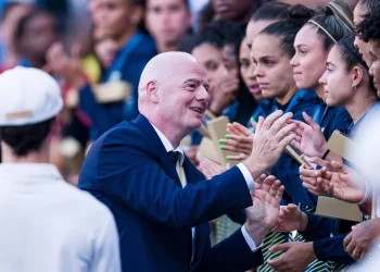 «Αξίζουμε κάτι καλύτερο»: Το ποδόσφαιρο γυναικών αντιδρά στη συνεργασία της FIFA με την Aramco, με γράμμα στον Ινφαντίνο