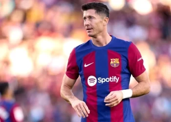 Απατεώνας που παρίστανε τον ατζέντη του Λεβαντόφσκι κόντεψε να αποσπάσει 1 εκατ. από την Μπαρτσελόνα