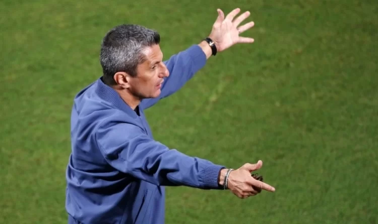 Απαγόρευση εισόδου σε Λουτσέσκου για 23 μέρες, απαλλάχθηκε ο Λαμέλα