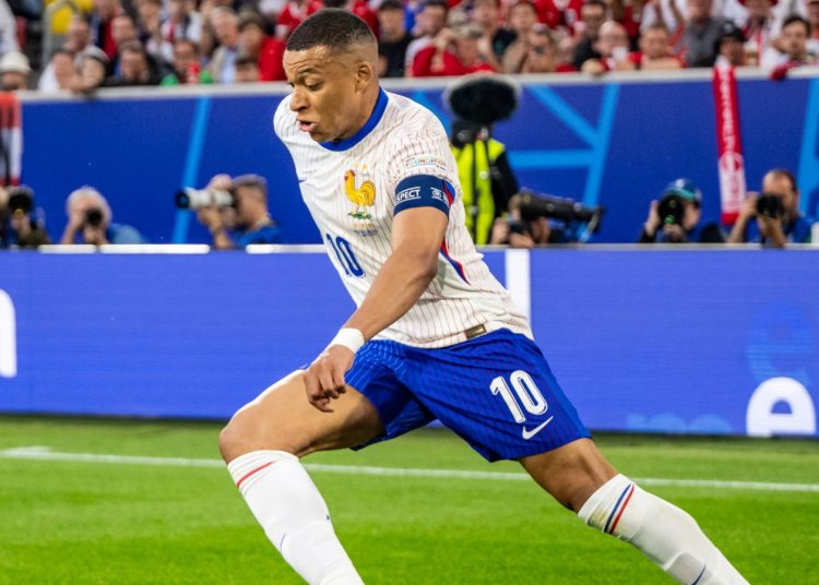 Θα επιλέγει σε ποια ματς της Εθνικής Γαλλίας θα αγωνίζεται ο Εμπαπέ