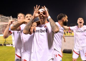 O Πανσερραϊκός νίκησε την ΑΕΚ αν και έπαιζε με 10 πάικτες