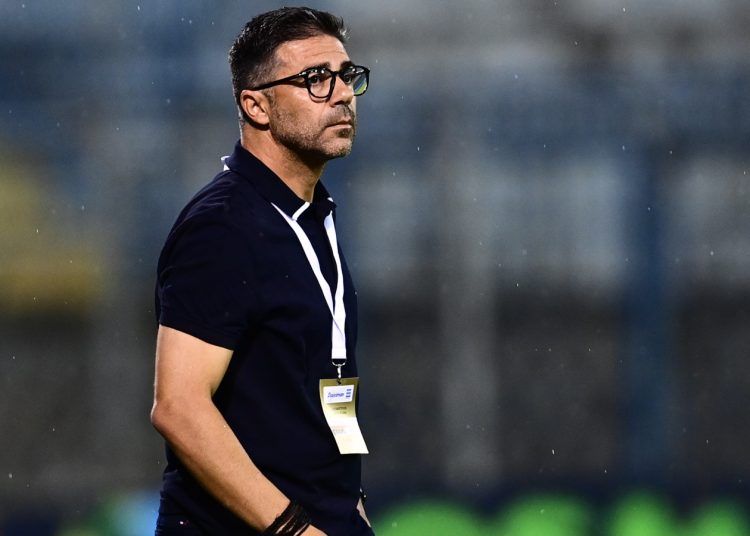 Λαμία: Αποχαιρέτησε τους παίκτες ο Σατσιάς – «Πιάνει δουλειά» ο Βόκολος