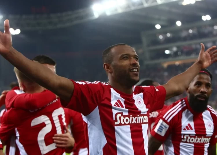 Με τεσσάρα ο Ολυμπιακός διέλυσε την ΑΕΚ