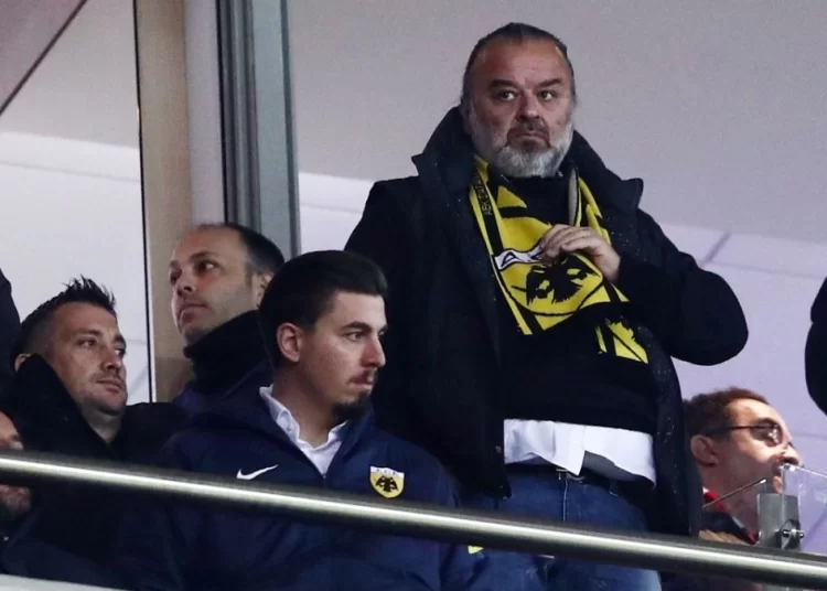 Στα Σπάτα ο Ηλιόπουλος, μίλησε σε Αλμέιδα και παίκτες!