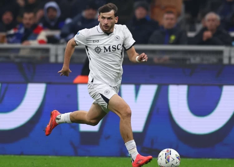 Φευγάτος από τη Νάπολι ο Κβαρατσχέλια, επικοινώνησε με τους Μπλαουγκράνα