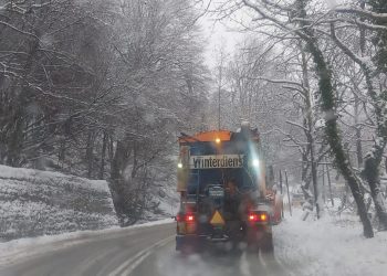 Ανοικτό το οδικό δίκτυο σε όλη τη Θεσσαλία, παρά τη χιονόπτωση