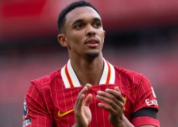 Marca: «Ο Αλεξάντερ-Άρνολντ ενημέρωσε τη Λίβερπουλ ότι θέλει να παίξει στη Ρεάλ»