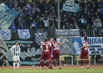 Φιλάκια Πασά και τώρα πιάστε την(vid)