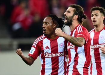 Ο Μαρτίνς έδωσε τη λύση και ο Ολυμπιακός κλείνει το 2024 στην κορυφή