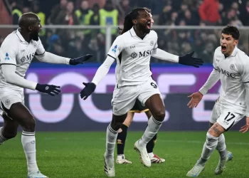 Πέρασε από τη Γένοβα η Νάπολι κι επέστρεψε στην κορυφή