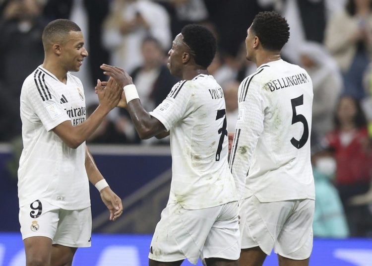 Η Ρεάλ έκανε πάρτι στον τελικό του Διηπειρωτικού Κυπέλλου με την Πατσούκα και σήκωσε ακόμη ένα τρόπαιο