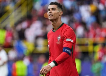 Κριστιάνο Ρονάλντο μετά το “κράξιμο” του Φαν ντερ Φάαρτ: «Ποιος είναι αυτός;»