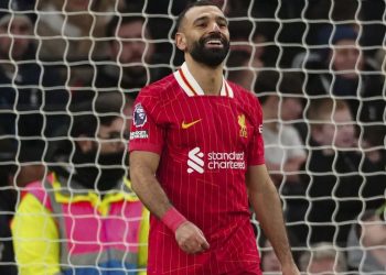 Σαλάχ: “Απέχουμε πολύ από το υπογράψω νέο συμβόλαιο, με νοιάζει μόνο να πάρω το πρωτάθλημα με τη Λίβερπουλ”