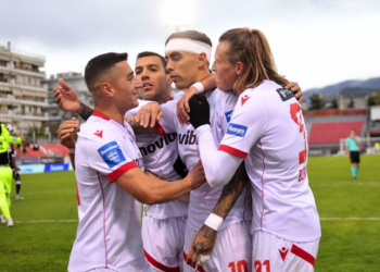 Δεύτερο σερί τρίποντο ο Πανσερραϊκός που γλυκοκοιτάζει τα playoffs