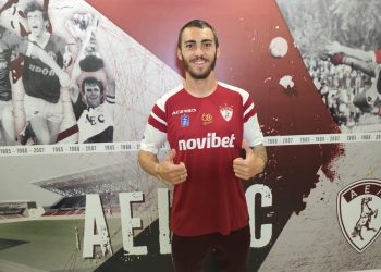 Στα “βυσσινί” ο Μουτίνιο