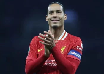 Ο Φαν Ντάικ συμφώνησε με τη Λίβερπουλ για νέο συμβόλαιο έως το 2028