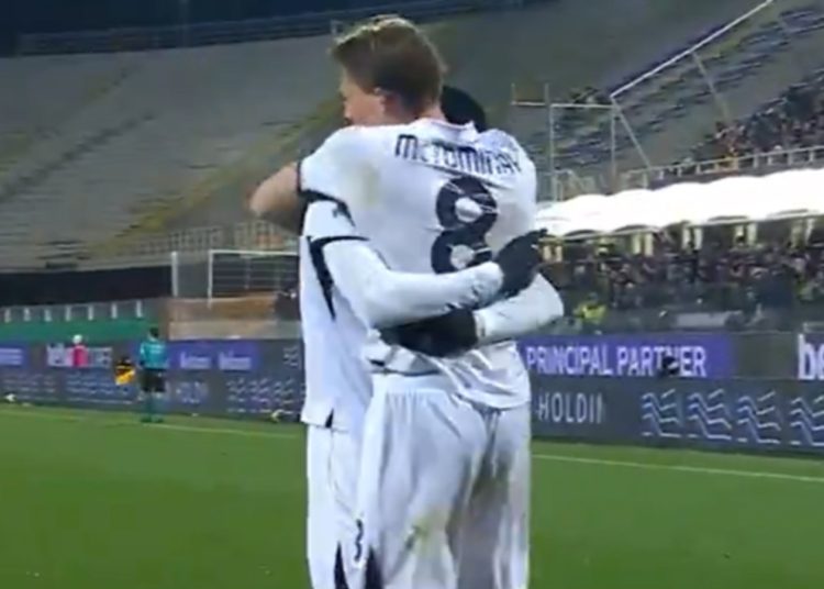 Η Νάπολι έκανε περίπατο στην Φλωρεντία και παρέμεινε στην πρώτη θέση της βαθμολογίας