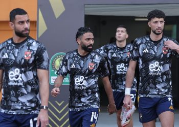 Η έδρα έχει το προβάδισμα