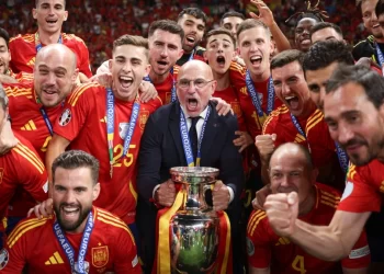 Ο Ντε Λα Φουέντε στο τιμόνι της Εθνικής Ισπανίας μέχρι και το Euro 2028