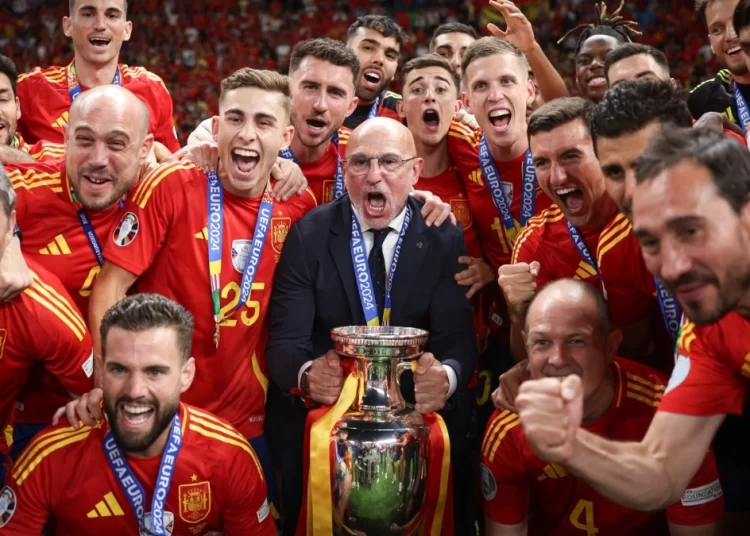 Ο Ντε Λα Φουέντε στο τιμόνι της Εθνικής Ισπανίας μέχρι και το Euro 2028