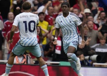 Έκανε πάρτι στο Μολινό η Νότιγχαμ και έπιασε τη δεύτερη θέση