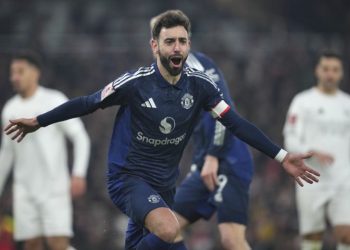 Με ήρωα τον Μπαγιντίρ, η Μάντσεστερ Γιουνάιτεντ υπέταξε στα πέναλτι την Άρσεναλ και πέταξε στον 4ο γύρο του FA Cup