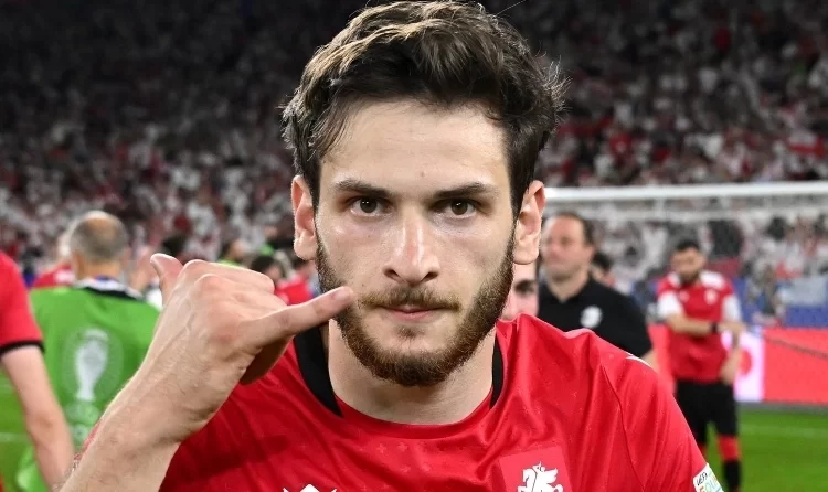 Στο «κόλπο» η Λίβερπουλ για τον Κβαρατσχέλια