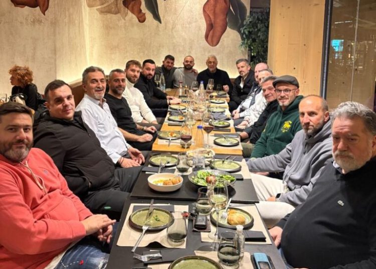 ΠΑΕ ΑΕΛ: Σε οικογενειακό κλίμα δείπνησαν ποδοσφαιριστές, τεχνικό επιτελείο και στελέχη διοίκησης