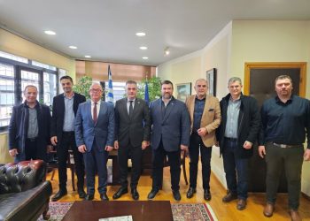 Στον Δήμαρχο Λαρισαίων Θ. Μαμάκο ο πρόεδρος του Επιμελητηρίου Λάρισας Χρ. Γιακουβής