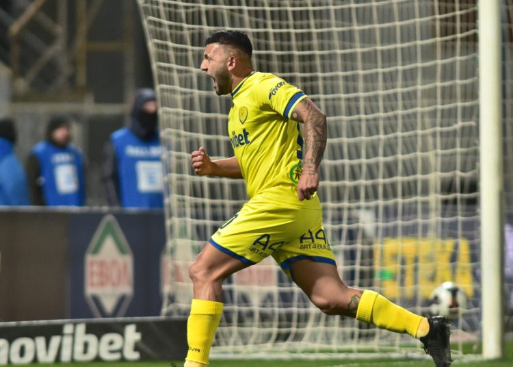 Σπουδαίο διπλό για Παναιτωλικό στις καθυστερήσεις στο Πανθεσσαλικό