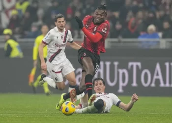 Με την έδρα και τα γκολ