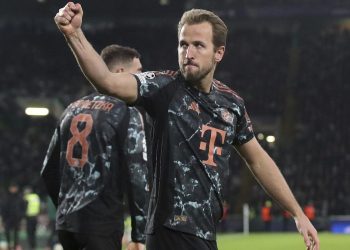 Η Μπάγερν πέρασε από τη Γλασκώβη και πήρε το προβάδισμα για τους 16