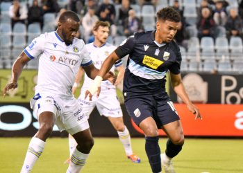 Mε την έδρα και τα γκολ