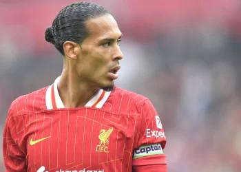 Φαν Ντάικ: «Ας κάνουμε το ”Άνφιλντ” εφιαλτικό για τους αντιπάλους»