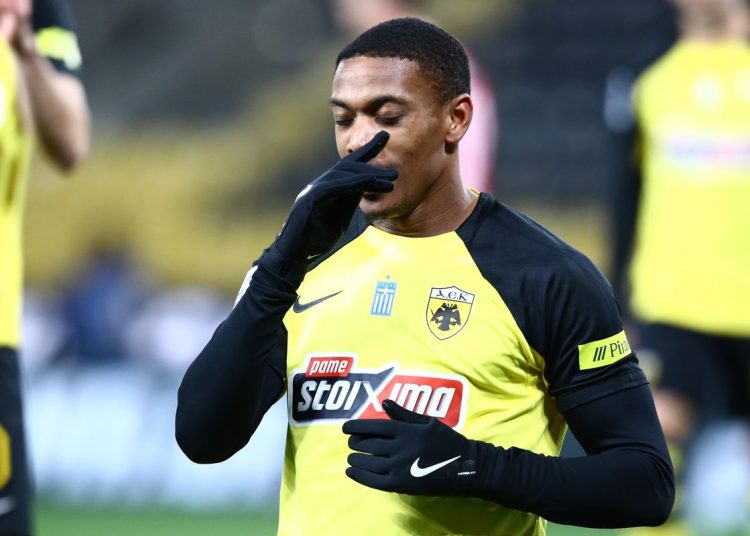 Πεντάσφαιρη ΑΕΚ πλησίασε την πρώτη θέση με σούπερ Μαρσιάλ, Λιούμπιτσιτς και Ελίασον