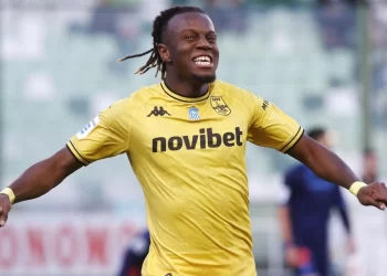 Ο Μεντίλ διέσωσε τις ελπίδες του Άρη για τετράδα