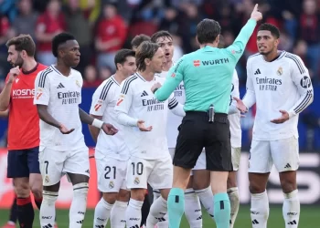 Έξαλλη με τη διαιτησία η Ρεάλ: Σκέφτεται να αποχωρήσει από τη La Liga σύμφωνα με τη “Sport”